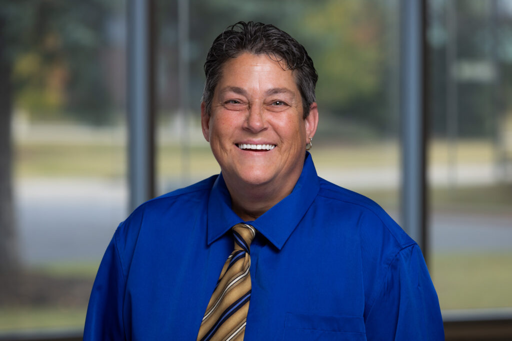 De West, Property Manager